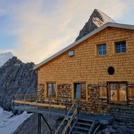 Mittellegihütte